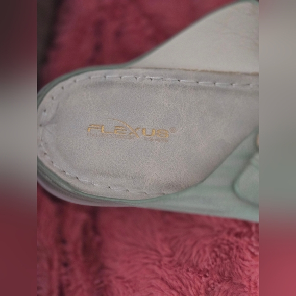 FLEXUS SANDALS - Picture 2 of 4